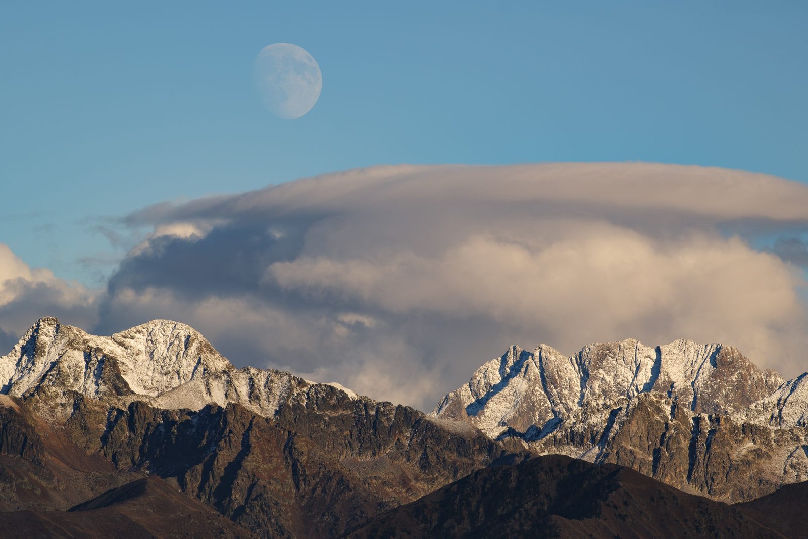 L'Argentera et la lune, photographie de Julien Sanine