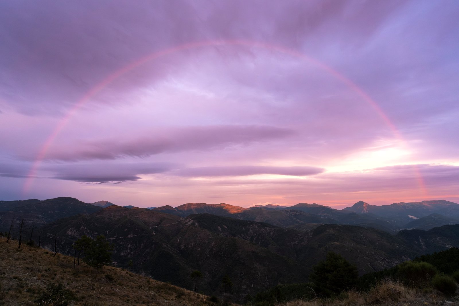 Arc-en-ciel sur la vallée du Paillon, photographie de Julien Sanine